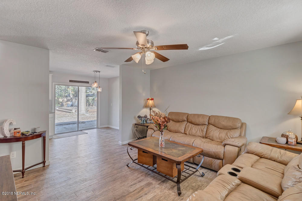3075 Loretto Road Jacksonville, FL 32223 - Photo 4 of 30 Living Room