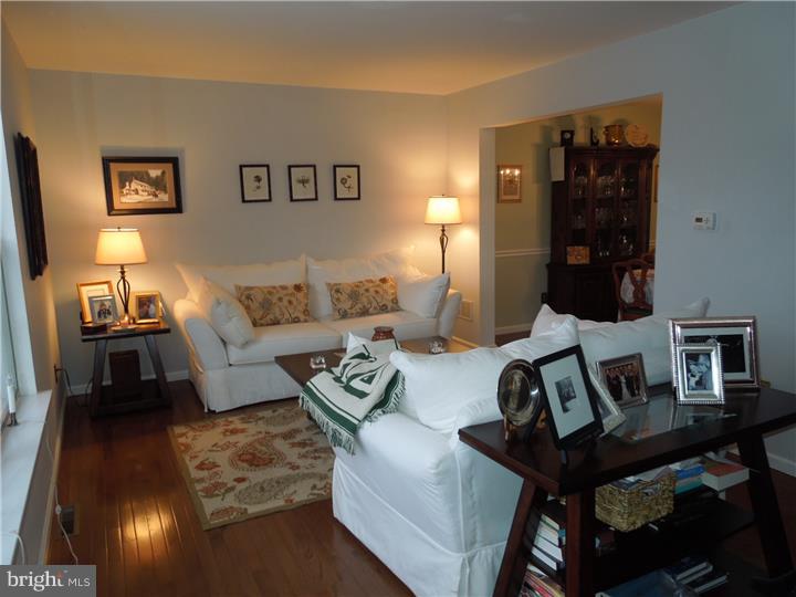 408 Kulp Road Harleysville, PA 19438 - Photo 4 of 23 Living Room