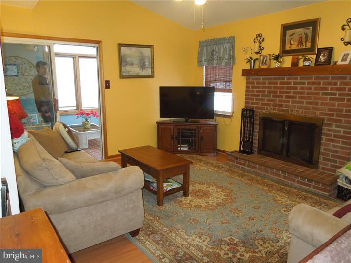 408 Kulp Road Harleysville, PA 19438 - Photo 9 of 23 Family Room