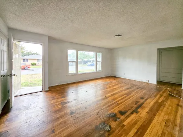 $390,000 | 2416 Roble Avenue, Modesto, CA 95354