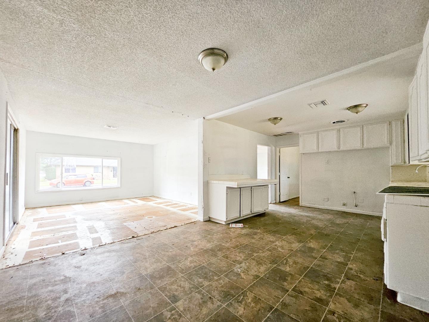 2416 Roble Avenue Modesto, CA 95354 - Photo 8 of 22