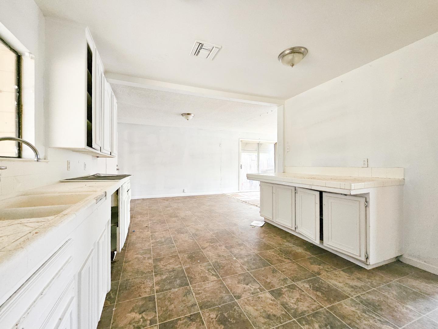 2416 Roble Avenue Modesto, CA 95354 - Photo 9 of 22