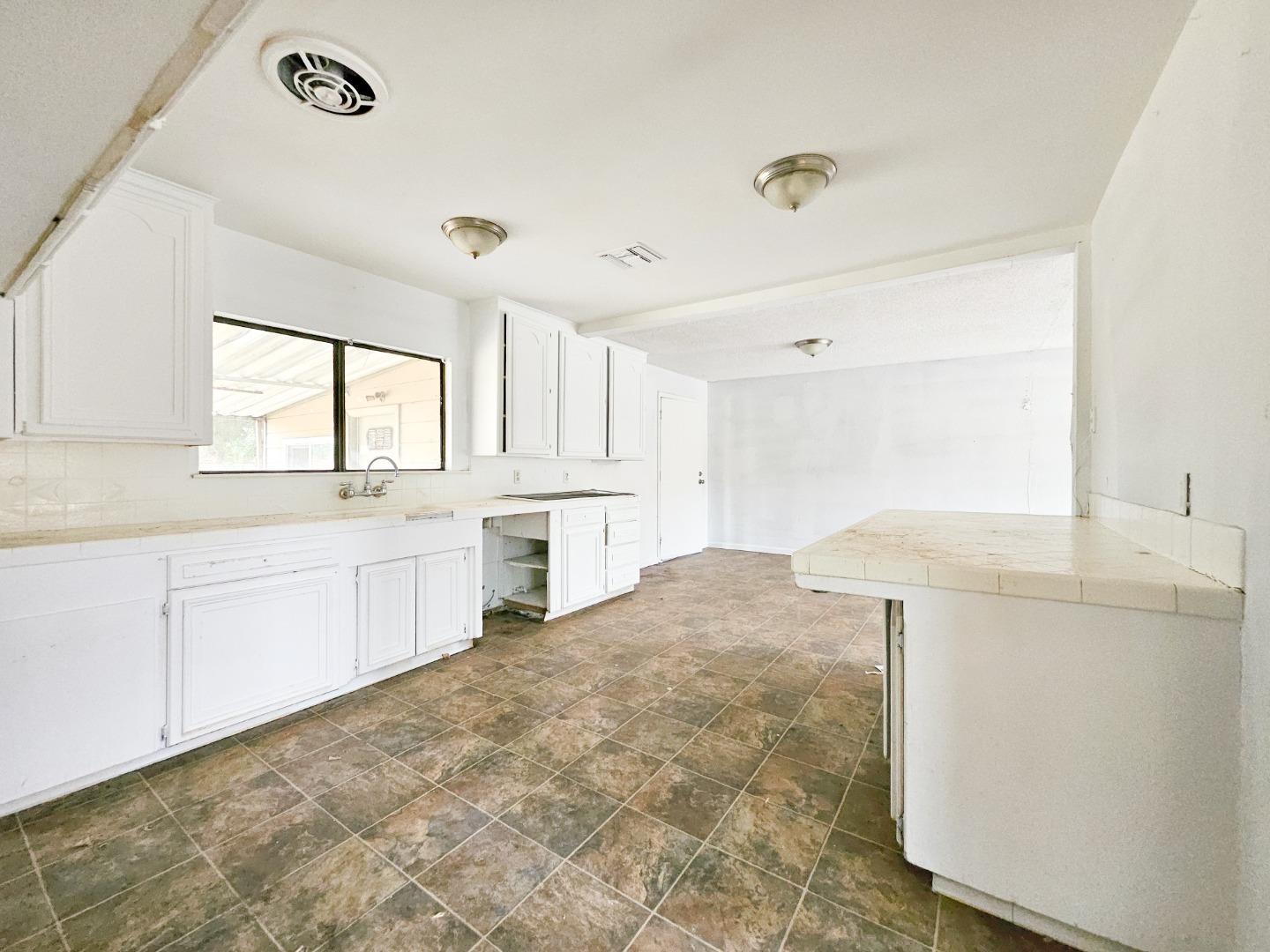 2416 Roble Avenue Modesto, CA 95354 - Photo 10 of 22