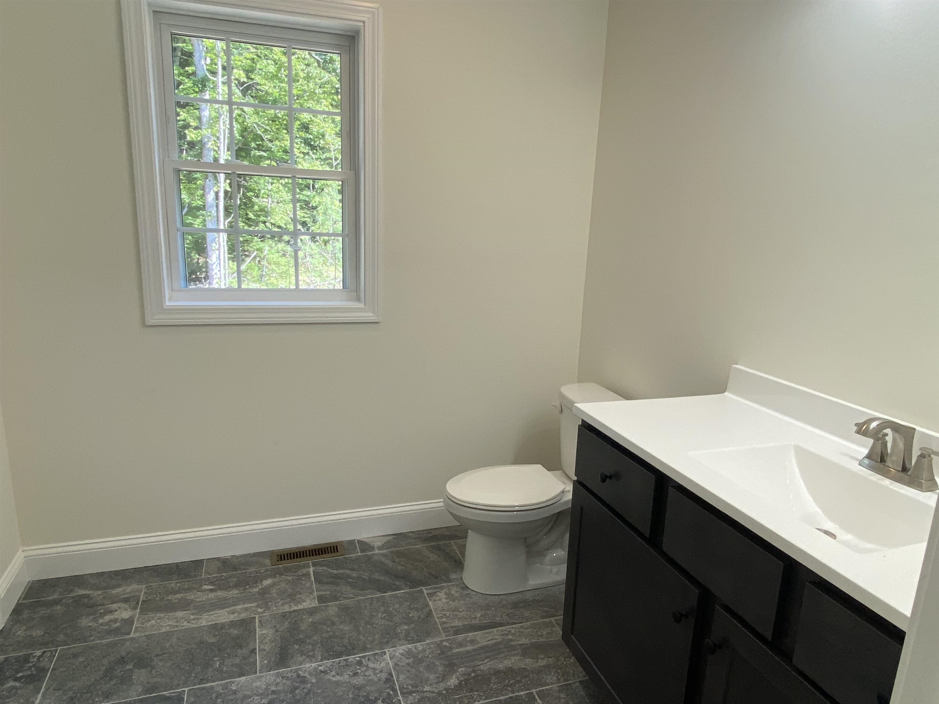 33 Old Turnpike Road Nottingham, NH 03290 - Photo 8 of 20