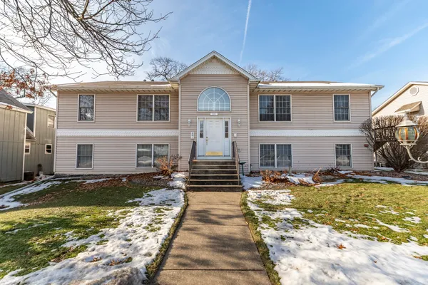 $167,000 | 308 South Broad Street, Unit 12, Griffith, IN 46319