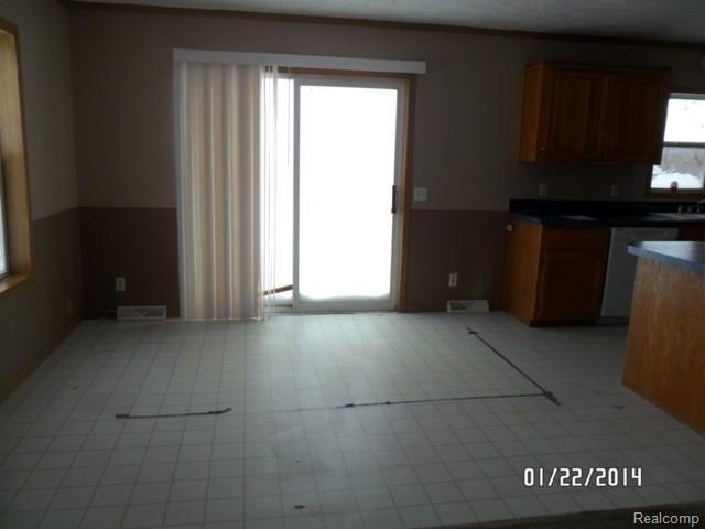 15525 Seymour Road Linden, MI 48451 - Photo 7 of 16 SAM_8576.jpg