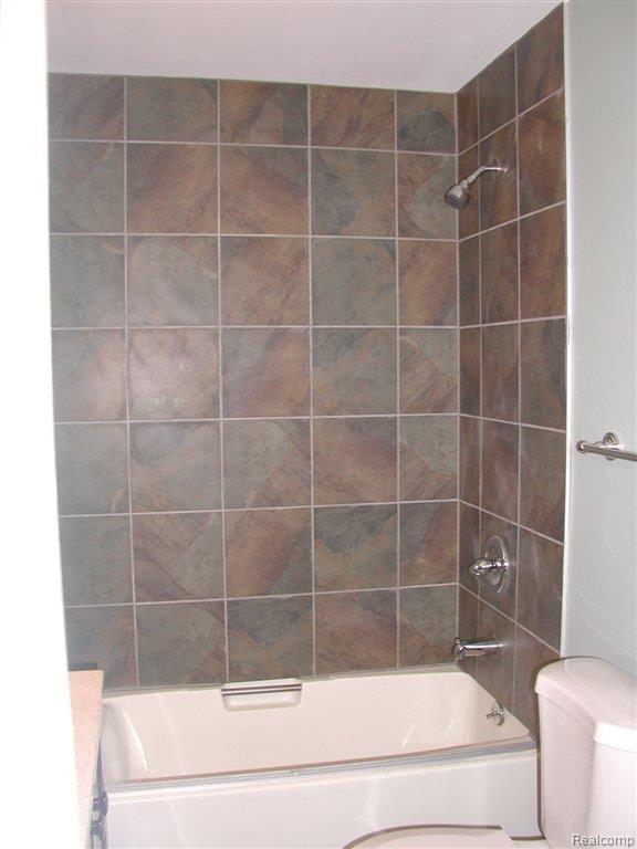 7825 Sheldon Road Canton, MI 48187 - Photo 16 of 25 main bath.JPG