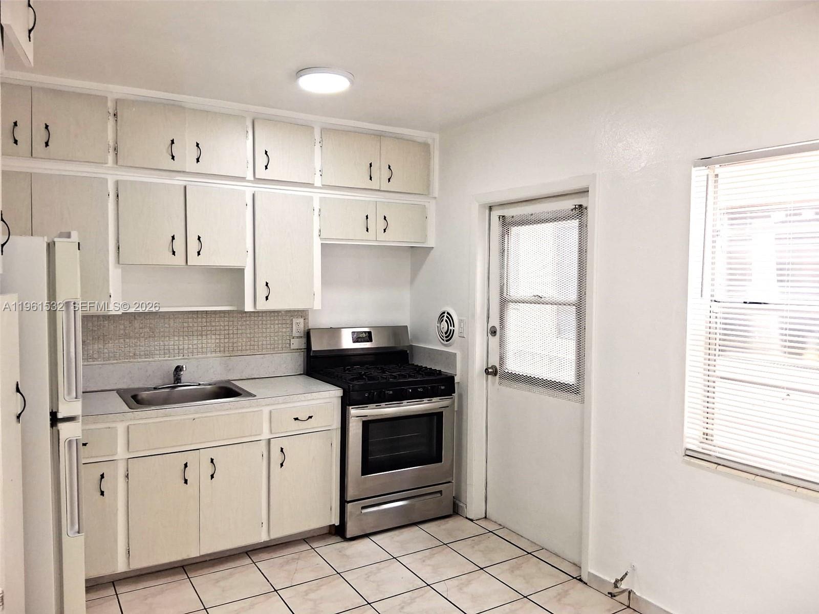 7860 Harding Avenue, Unit 4B Miami Beach, FL 33141 - Photo 12 of 21