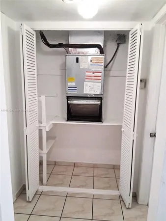 $1,600 | 7860 Harding Avenue, Unit 4B, Miami Beach, FL 33141