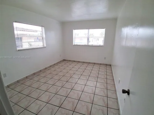 $1,600 | 7860 Harding Avenue, Unit 4B, Miami Beach, FL 33141