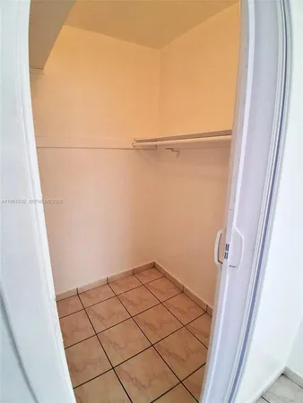 $1,600 | 7860 Harding Avenue, Unit 4B, Miami Beach, FL 33141