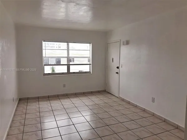 $1,600 | 7860 Harding Avenue, Unit 4B, Miami Beach, FL 33141