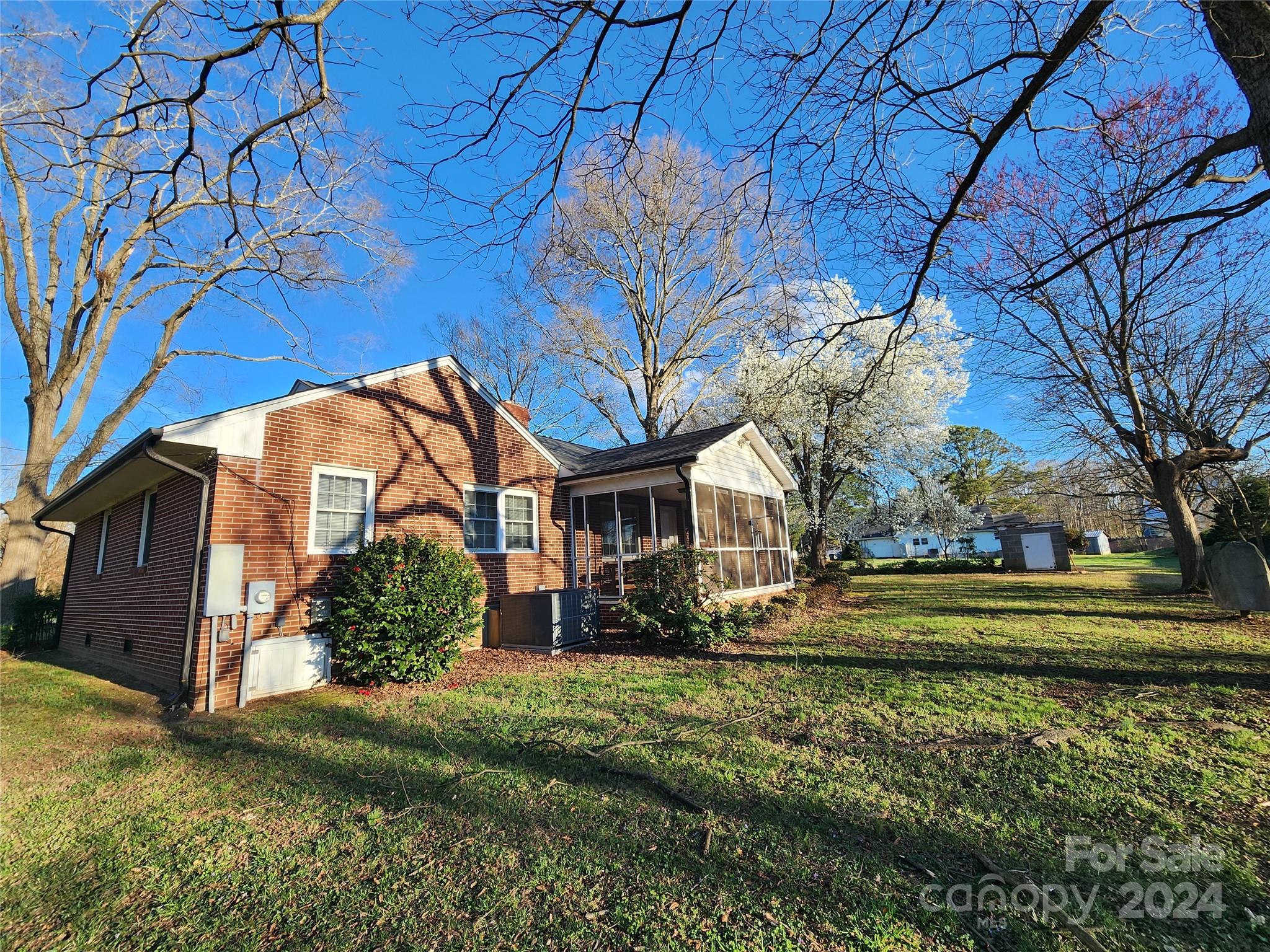 1321 Jenkins Road Gastonia, NC 28052 - Photo 5 of 31 Gallery Image 5