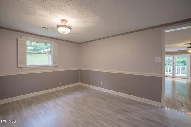 $395,000 | 524 Cherokee Drive, Mount Carmel, TN 37645