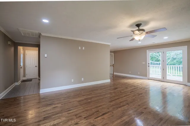 $395,000 | 524 Cherokee Drive, Mount Carmel, TN 37645