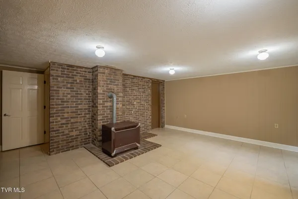 $387,100 | 524 Cherokee Drive, Mount Carmel, TN 37645