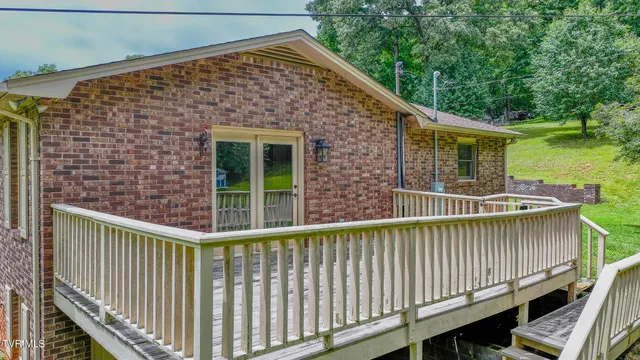 $395,000 | 524 Cherokee Drive, Mount Carmel, TN 37645