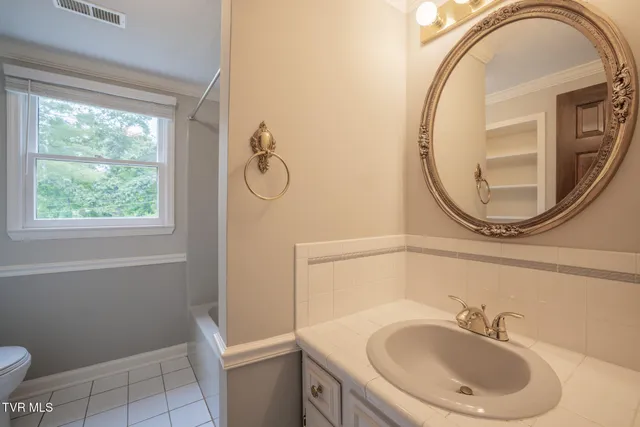 $395,000 | 524 Cherokee Drive, Mount Carmel, TN 37645