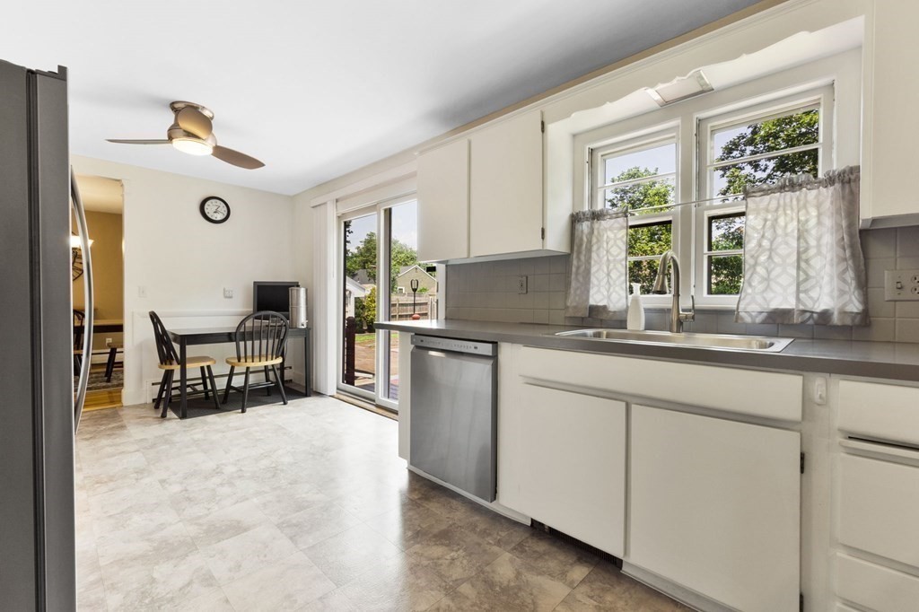 8 Michael Road Beverly, MA 01915 - Photo 11 of 30 Gallery Image 11