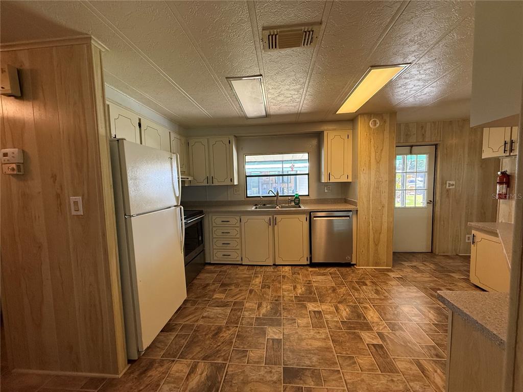 103 Cypress Road Wildwood, FL 34785 - Photo 6 of 45