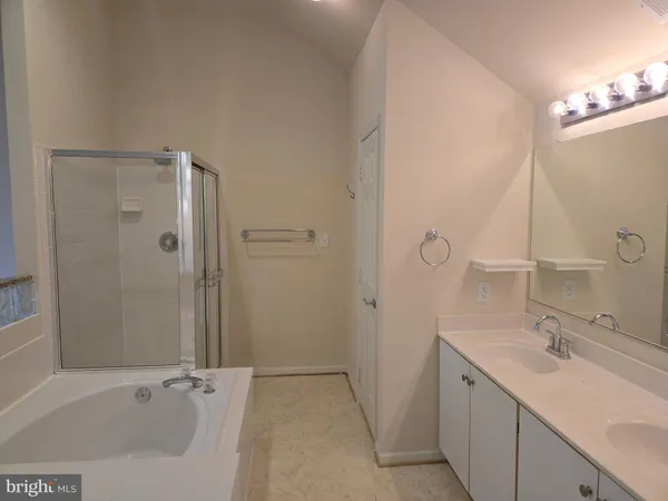 $3,200 | 14635 Seasons Drive, Centreville, VA 20120