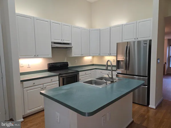 $3,200 | 14635 Seasons Drive, Centreville, VA 20120