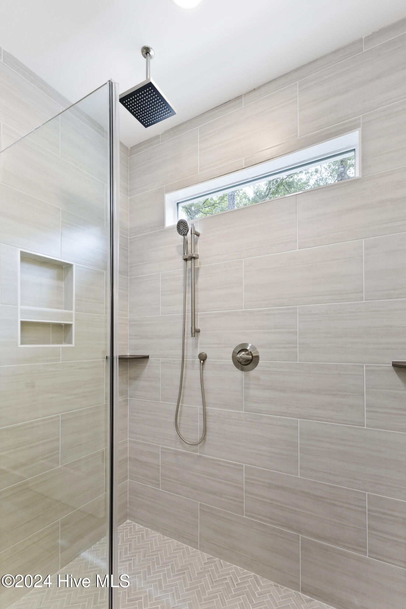 1656 Winding Way Southwest Ocean Isle Beach, NC 28469 - Photo 21 of 49 Walking tile Shower with glass