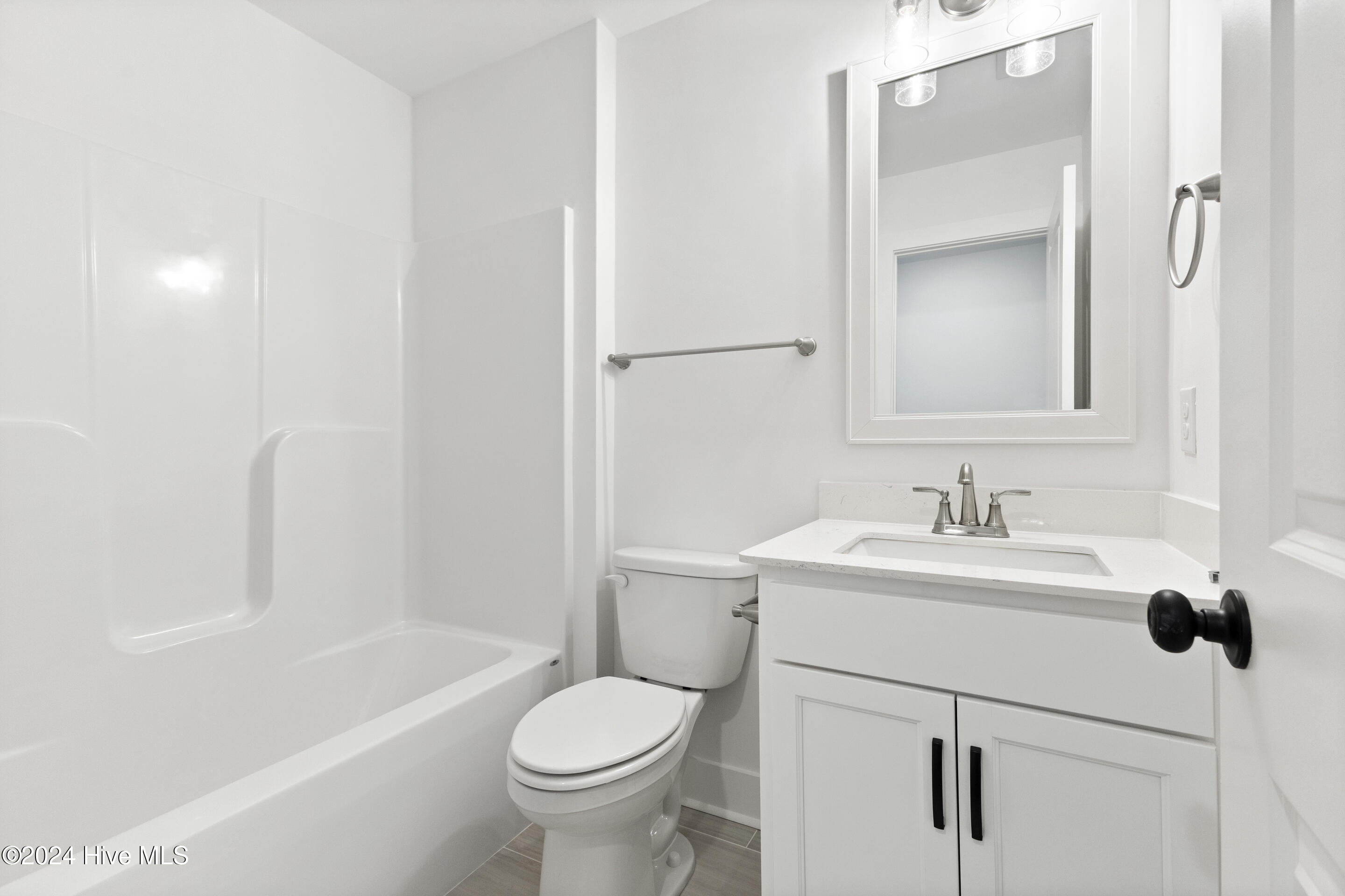 1656 Winding Way Southwest Ocean Isle Beach, NC 28469 - Photo 32 of 49 Upstairs Full bath