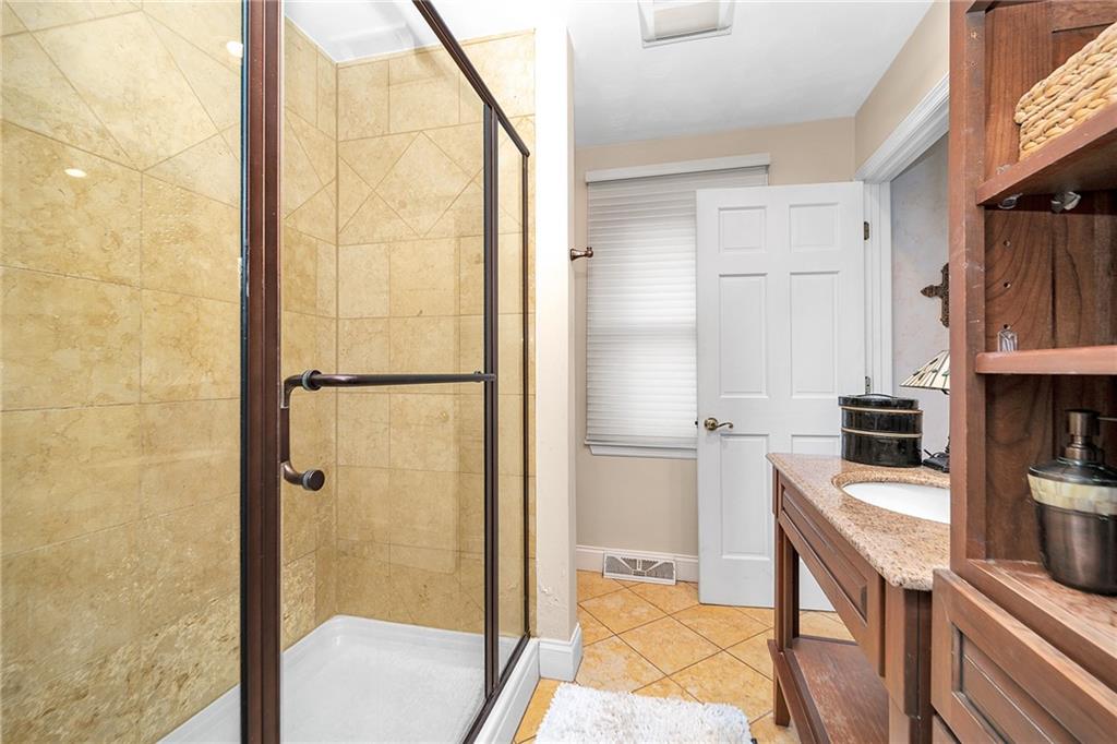 238 Falls Village Road Pittsburgh, PA 15239 - Photo 20 of 25 Gallery Image 20