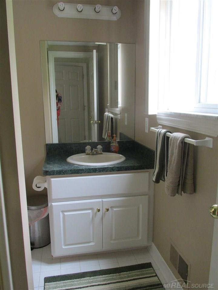 3358 Melvin Avenue Rochester Hills, MI 48307 - Photo 7 of 15