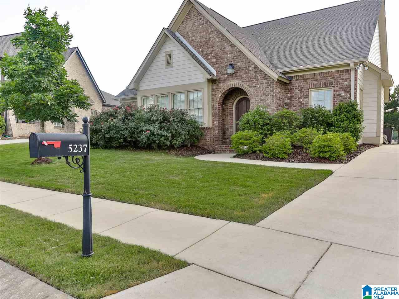 5237 Meadow Ridge Trail Bessemer, AL 35022 - Photo 3 of 26