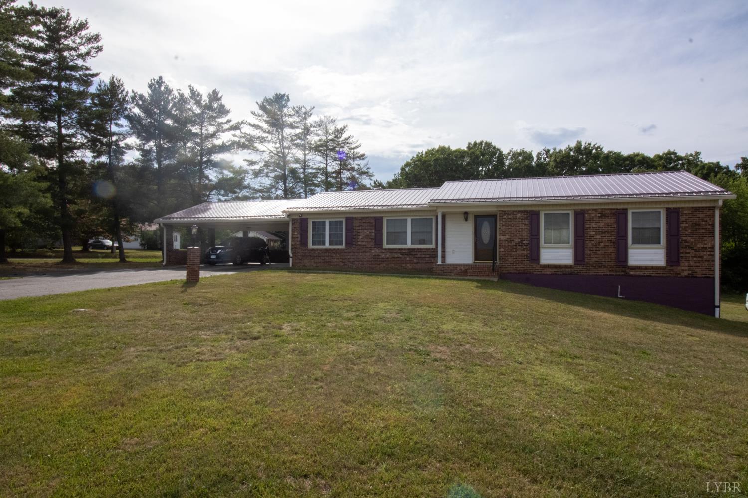 1777 Clover Road Hurt, VA 24563 - Photo 2 of 36