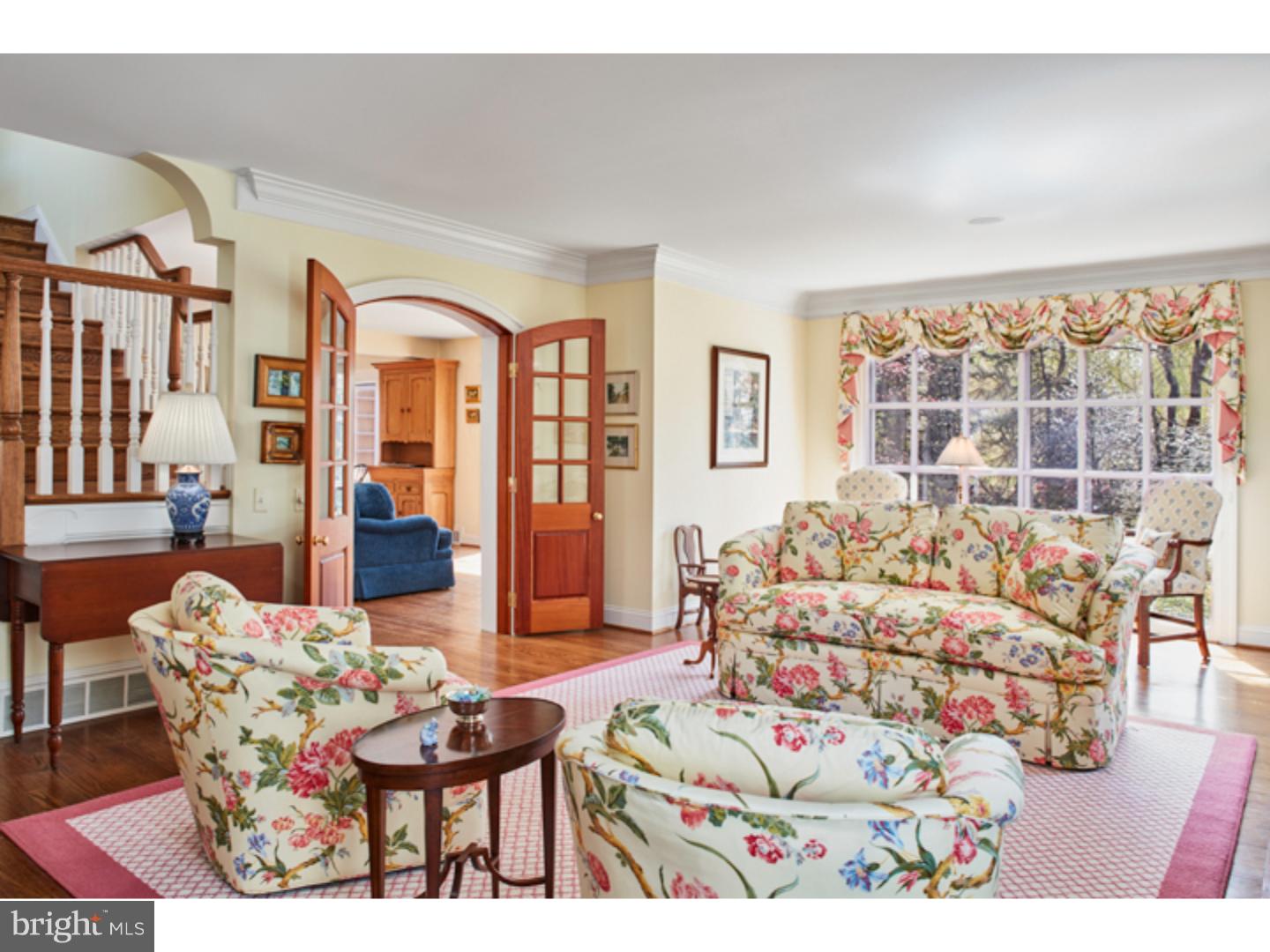 300 Valley Place Wayne, PA 19087 - Photo 5 of 25 Living Room