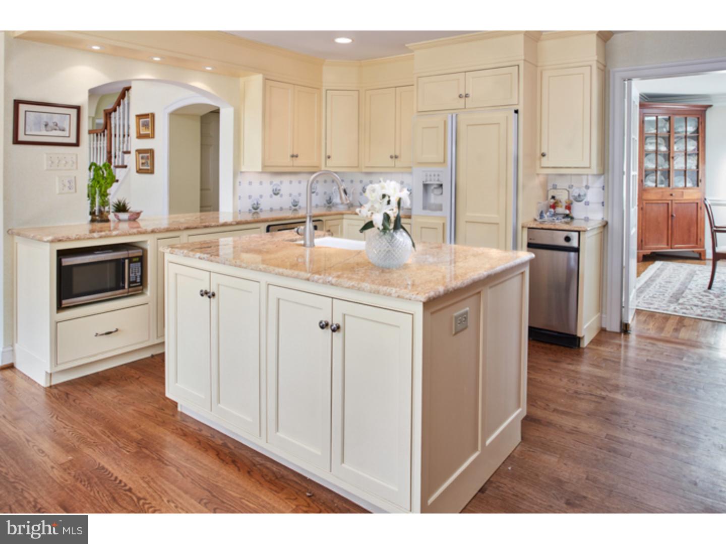 300 Valley Place Wayne, PA 19087 - Photo 9 of 25 Kitchen