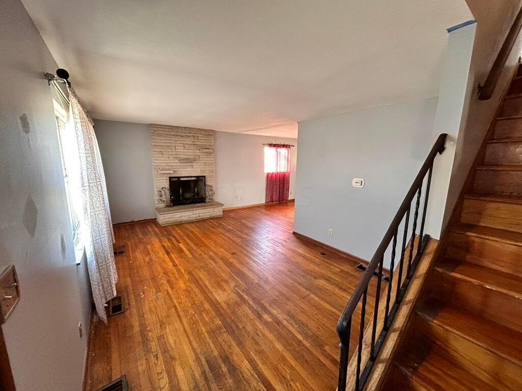 1449 Coburg Road Columbus, OH 43227 - Photo 4 of 19 30374988-C77C-4C0E-8F5B-F713E77328B2_1_1