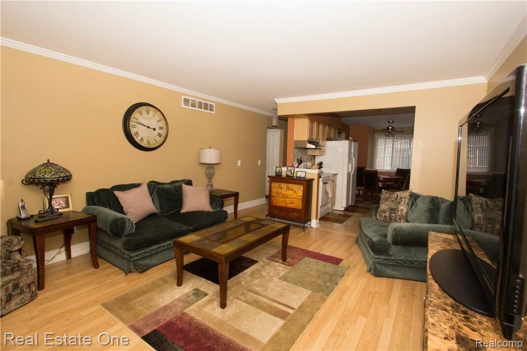57197 Beaconsfield Road Washington, MI 48094 - Photo 15 of 45 IMG_2175.jpg