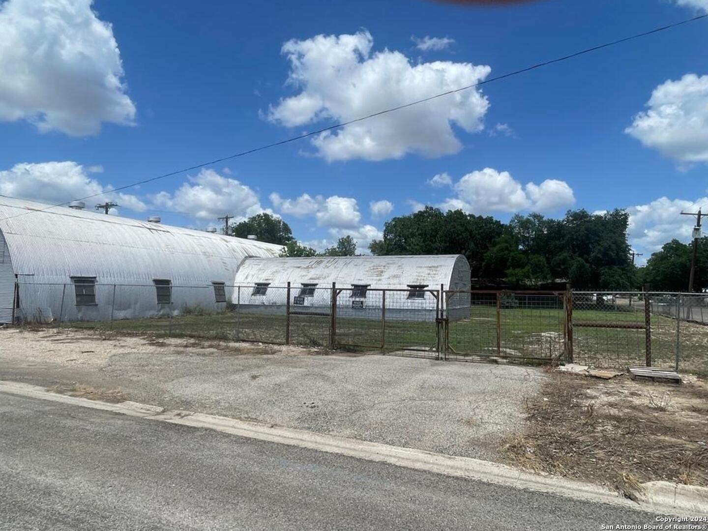 1905 Ave R Hondo, TX 78861 - Photo 4 of 8 a view of a backyard