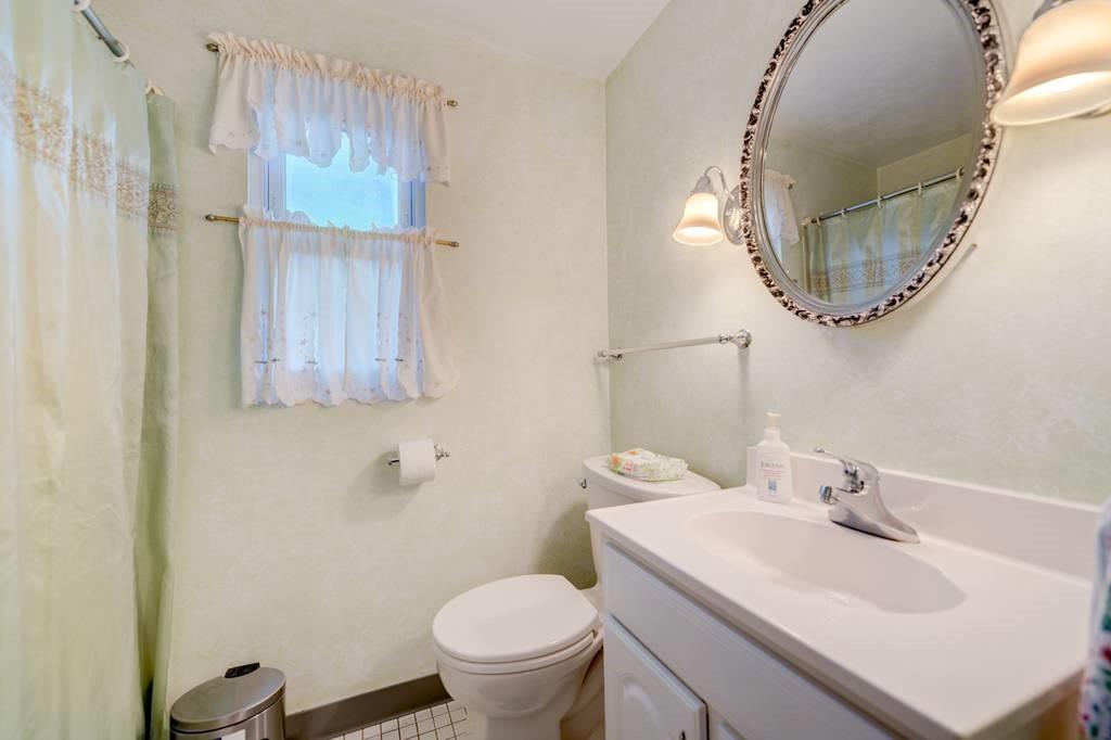 34 Robinhood Road Pittsburgh, PA 15220 - Photo 11 of 18 Gallery Image 11