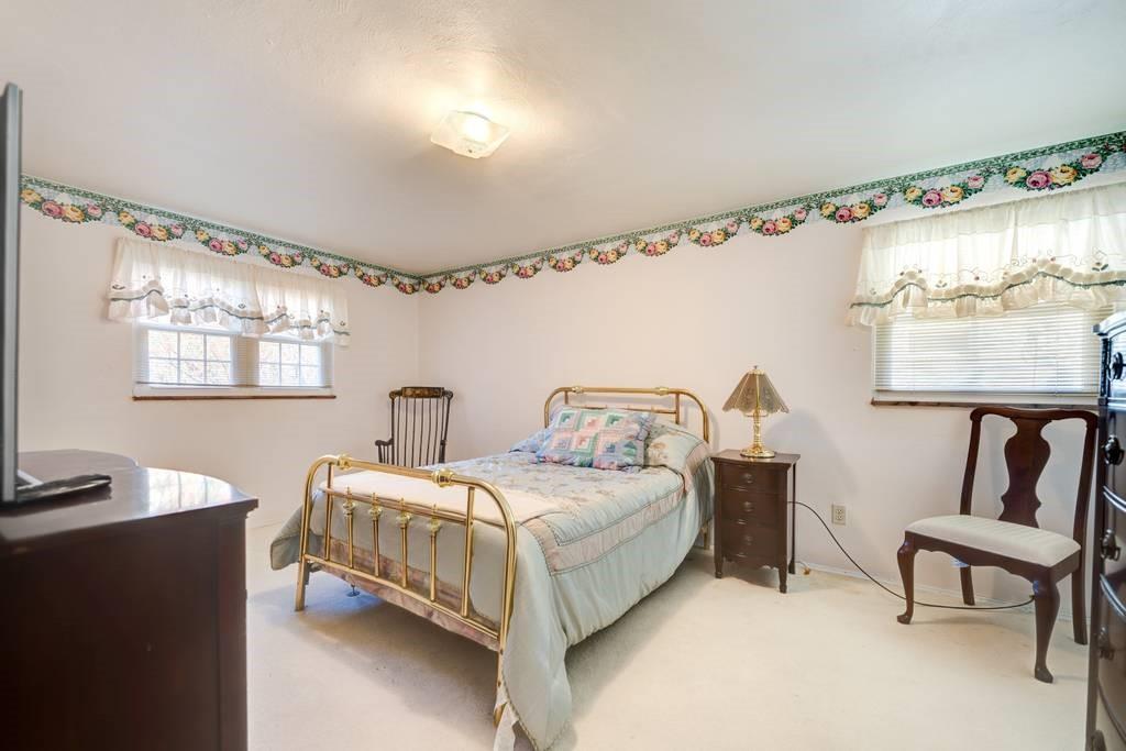 34 Robinhood Road Pittsburgh, PA 15220 - Photo 12 of 18 Gallery Image 12