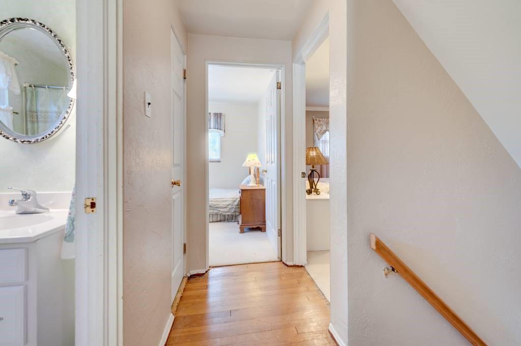 34 Robinhood Road Pittsburgh, PA 15220 - Photo 13 of 18 Gallery Image 13