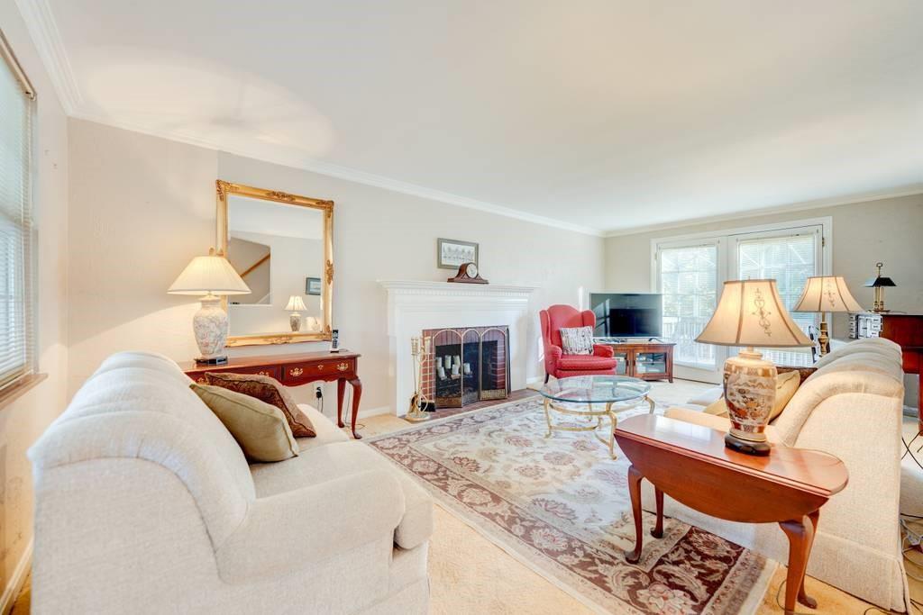 34 Robinhood Road Pittsburgh, PA 15220 - Photo 5 of 18 Gallery Image 5