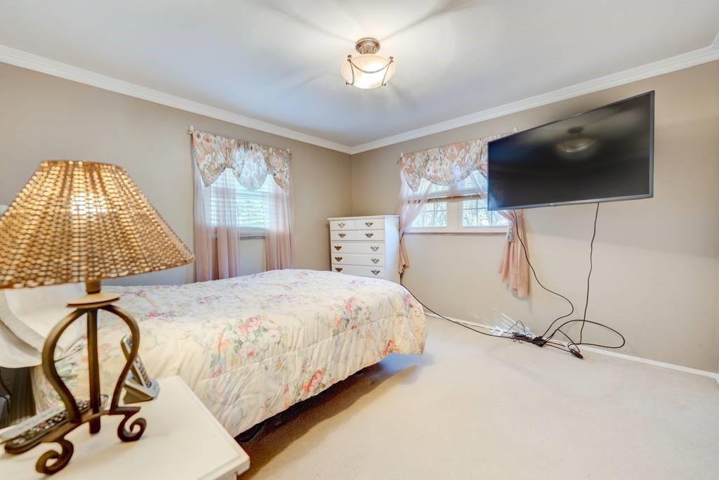 34 Robinhood Road Pittsburgh, PA 15220 - Photo 9 of 18 Gallery Image 9