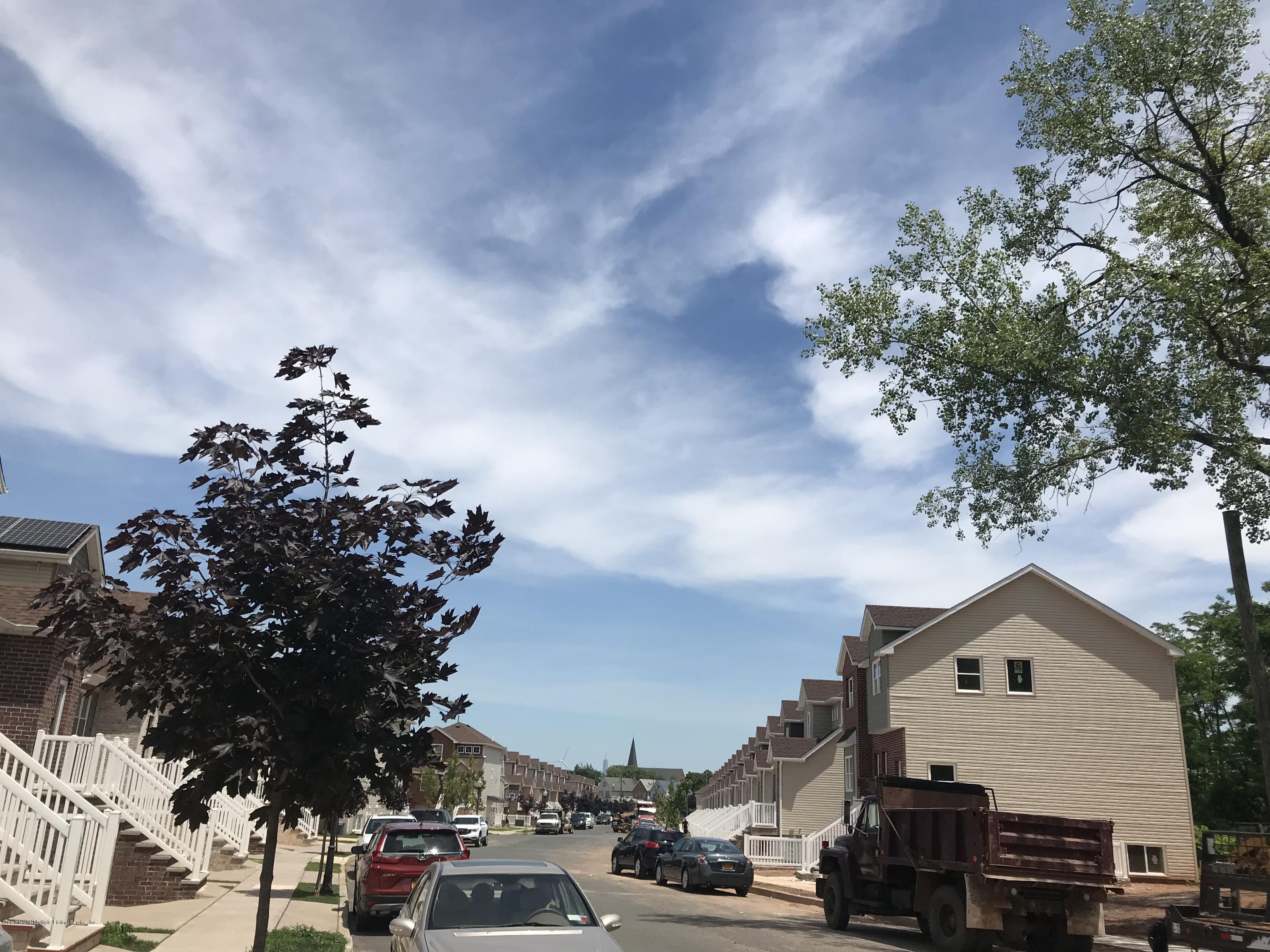 67 Riverside Lane Staten Island, NY 10302 - Photo 3 of 3 IMG_8591