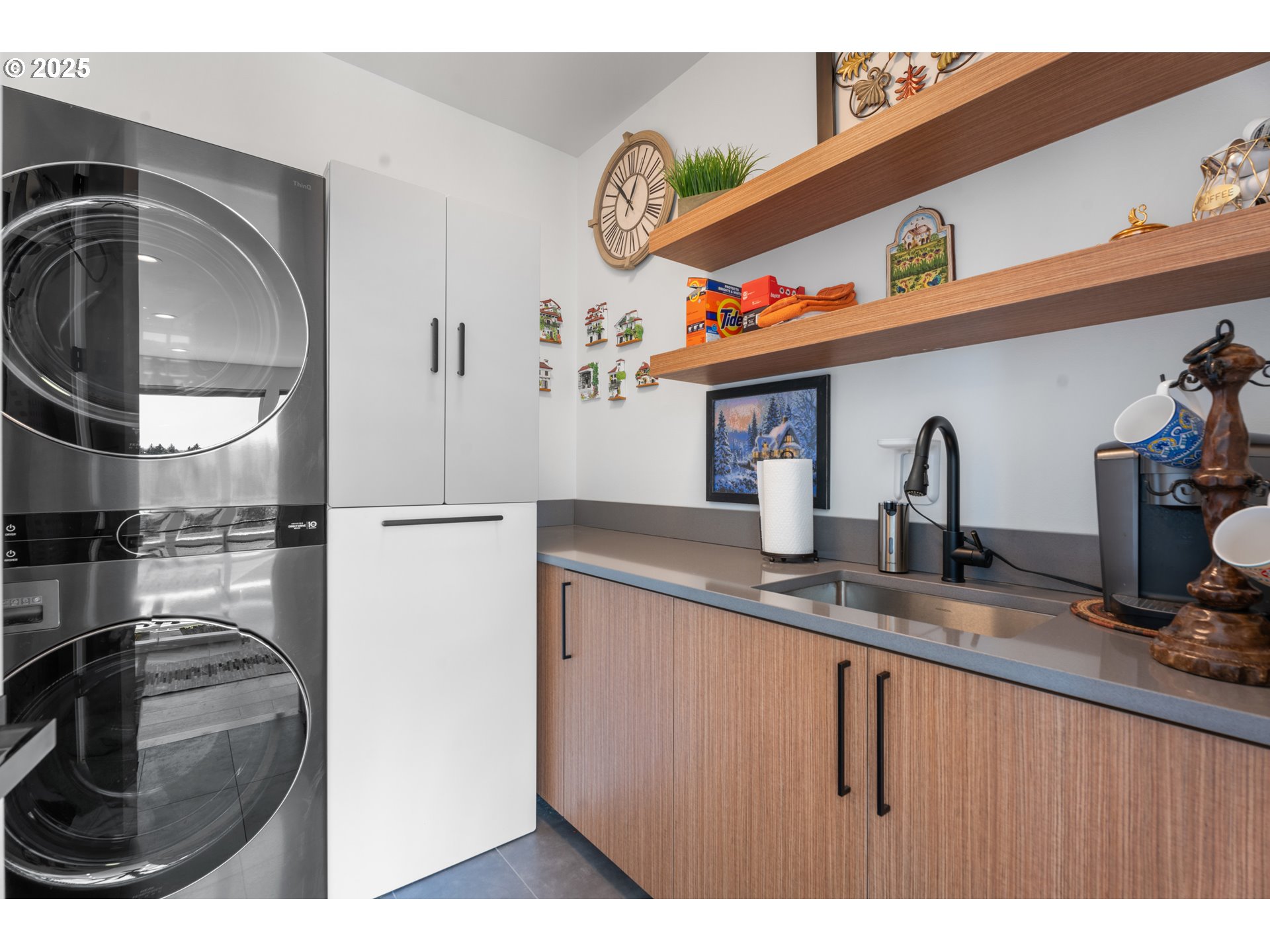 1345 North R Street Washougal, WA 98671 - Photo 31 of 46 a kitchen with sink a refrigerator and washer