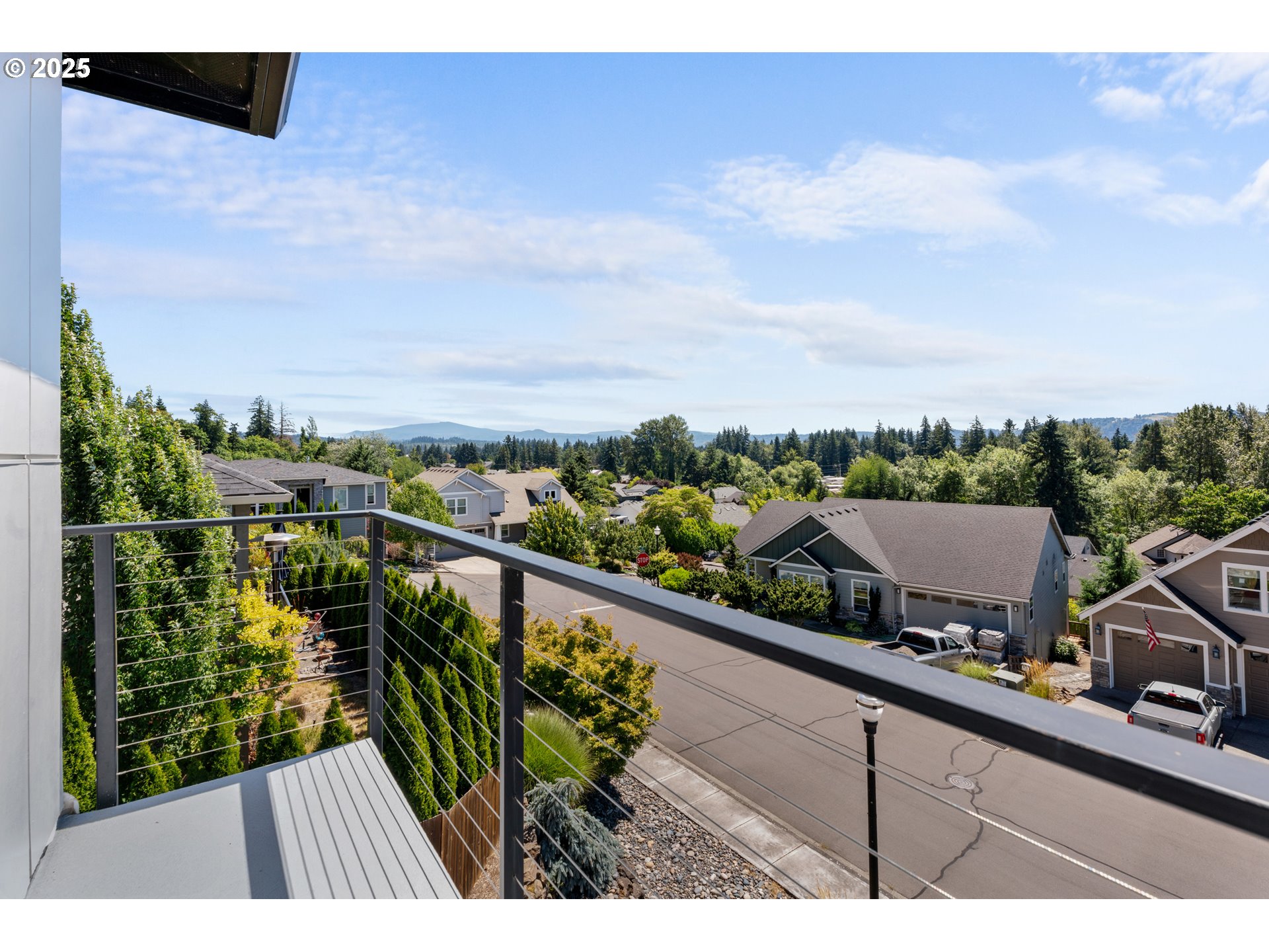1345 North R Street Washougal, WA 98671 - Photo 33 of 46 a view of city from a balcony