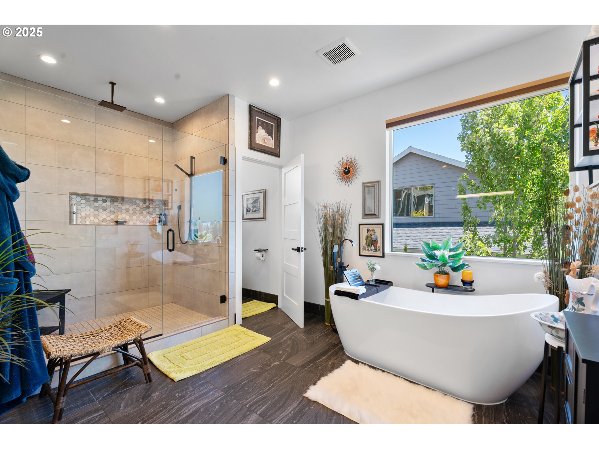 1345 North R Street Washougal, WA 98671 - Photo 37 of 46 a living room with furniture and a large window
