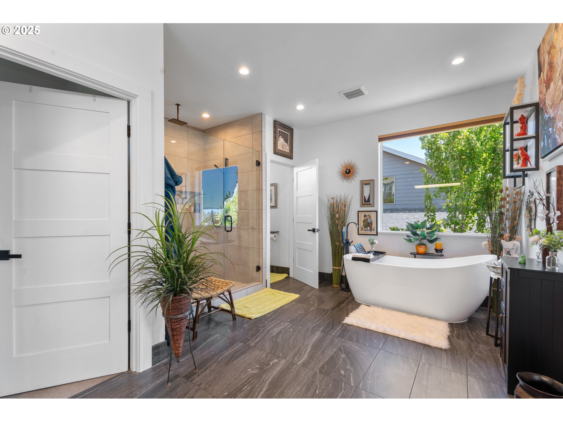 1345 North R Street Washougal, WA 98671 - Photo 38 of 46 a living room with furniture and a large window