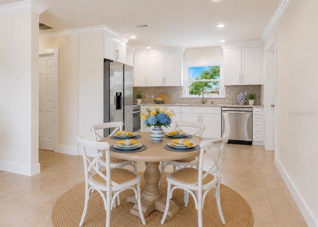 404 12th Street Southwest Ruskin, FL 33570 - Photo 14 of 49