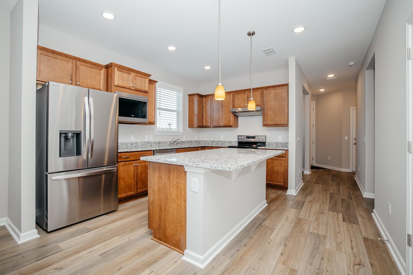 735 Blue Iris Way Summerville, SC 29486 - Photo 3 of 11 20250414223710269064000000-o