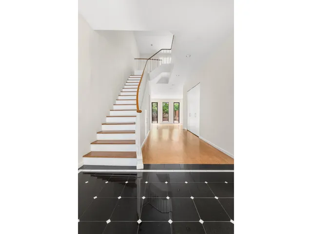 $19,500 | 232 East 67th Street, Unit MAIS | Lenox Hill